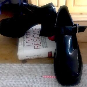 Super cute platform  Shoes Black shiny platform wedges and never worn